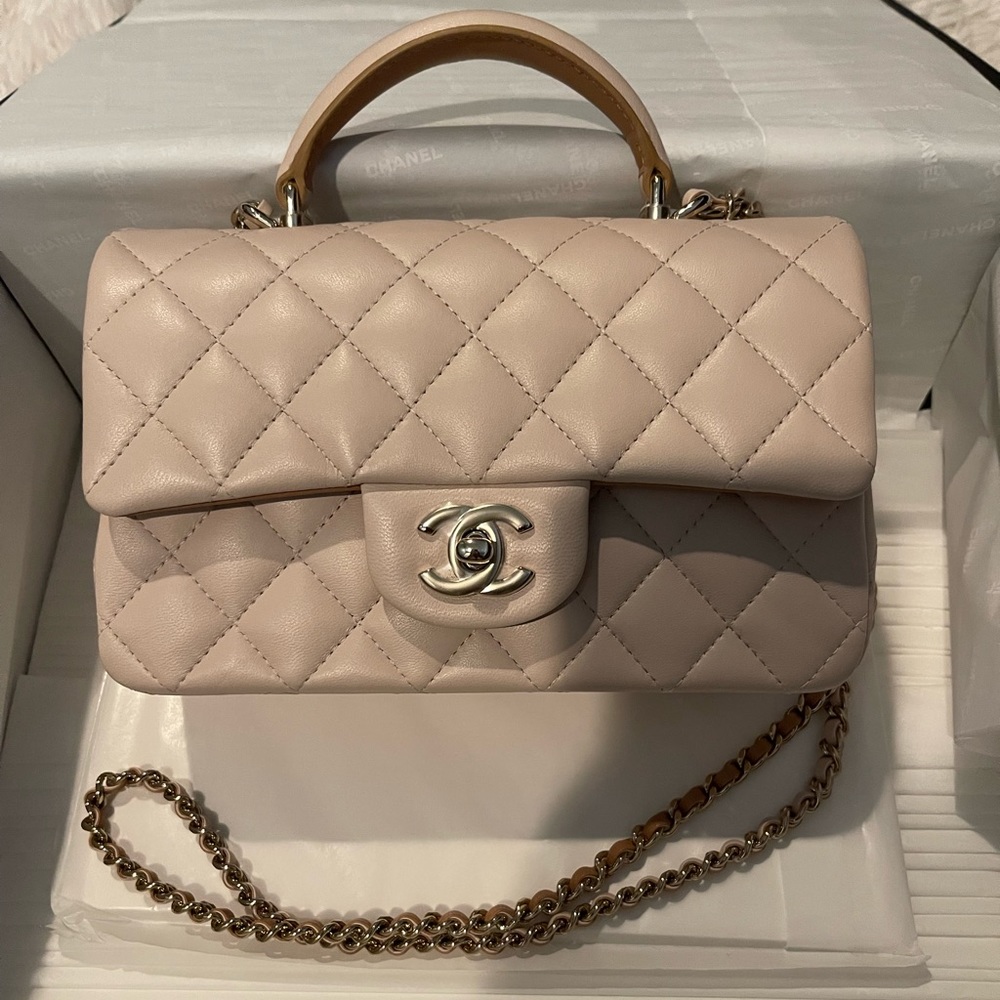 Brand New 23P Ecru Color beige and Caramel